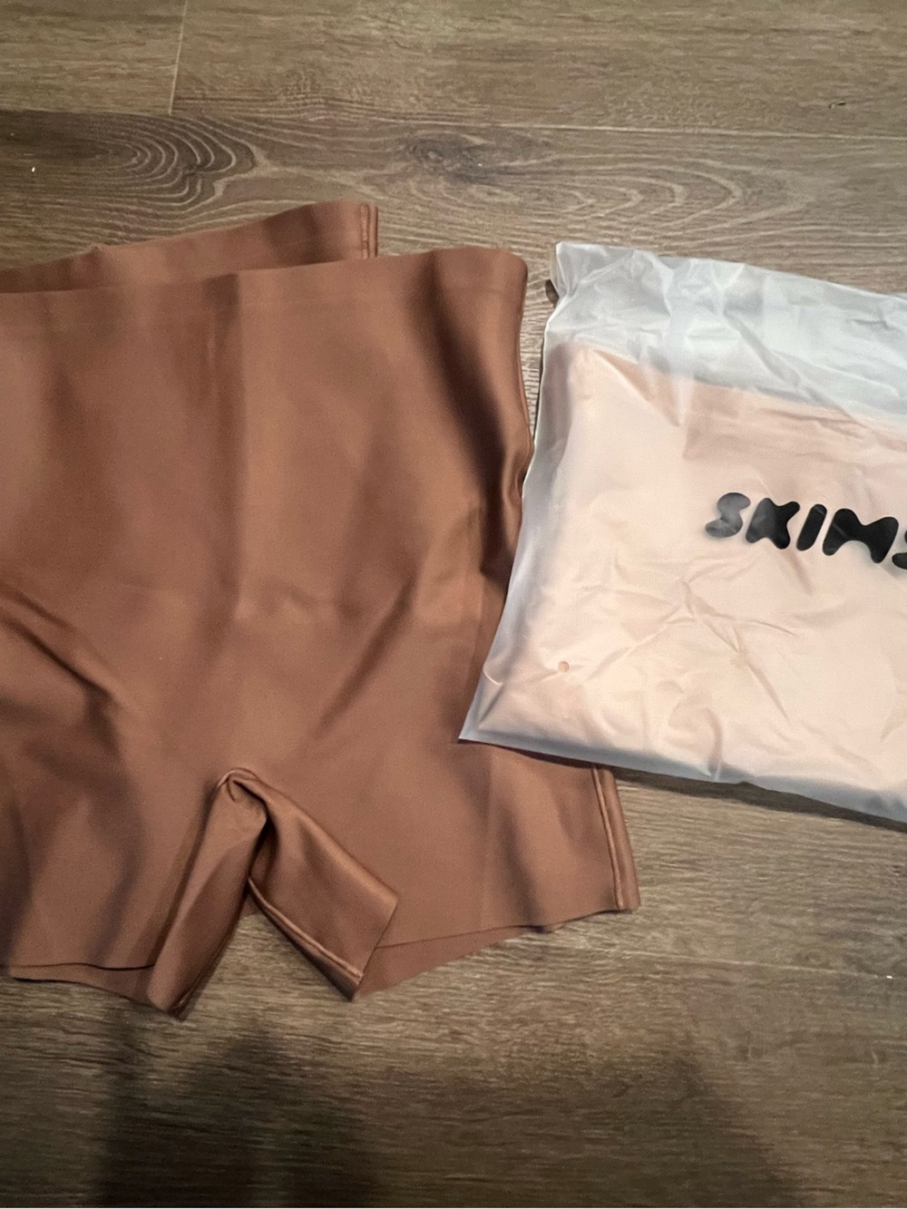 SKIMS Body Shorts size L in Jasper